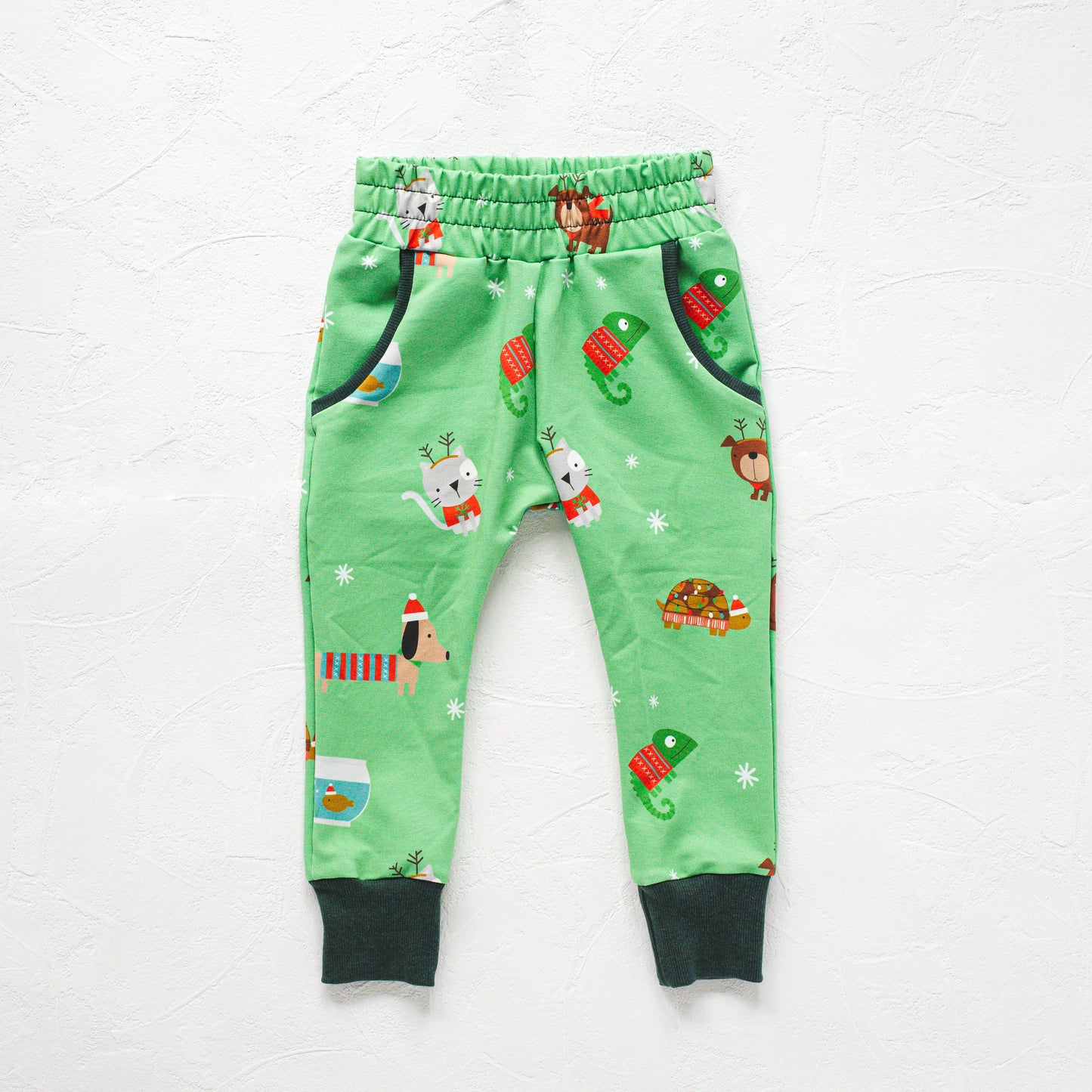 Essential Joggers - Cheery Christmas Santas